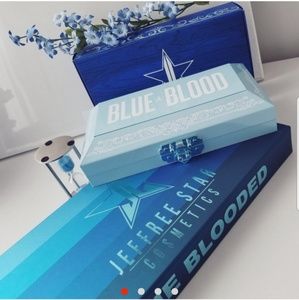 NWT Jeffree Star cosmetics blue blood pallet set!